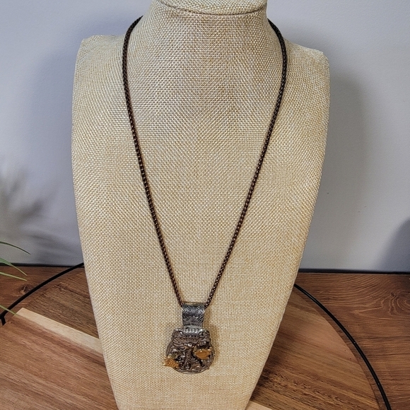 Safari Animal Metal Pendant Necklace - Picture 5 of 17